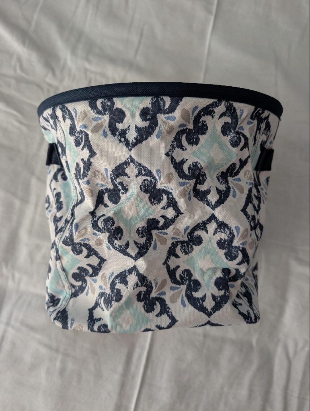 Thirty-one Brand Collapsable Tote Navy and Mint